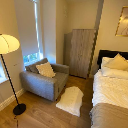 Extra Large Room In New House At Citywest Dublin Exterior photo